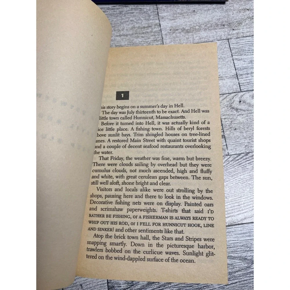 Hunting Down Amanda by Andrew Klavan 2000‎ Thriller Mystery Paperback Book